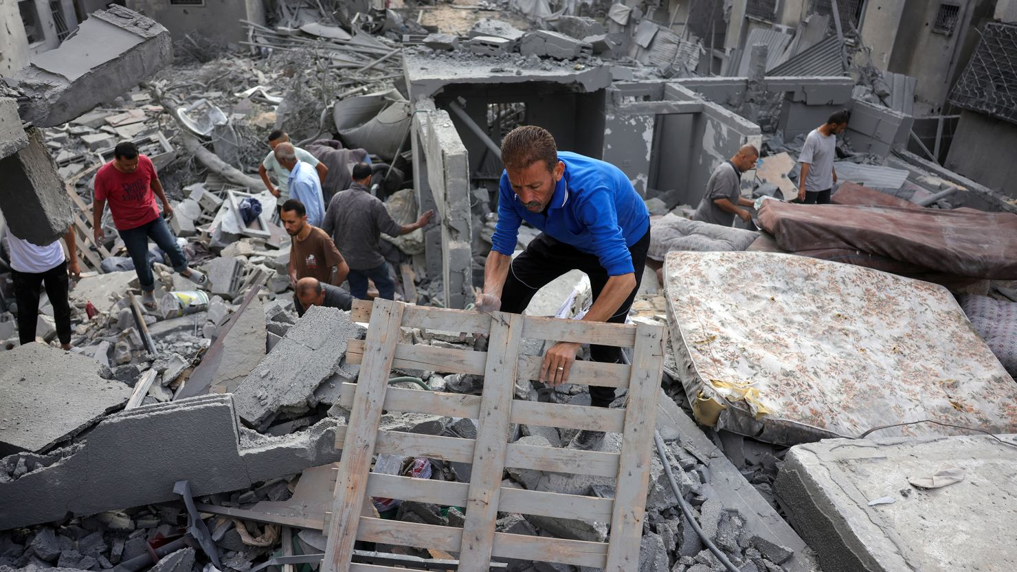 Mindestens 51 Tote in Gaza heute, 14 nahe Hilfszentren