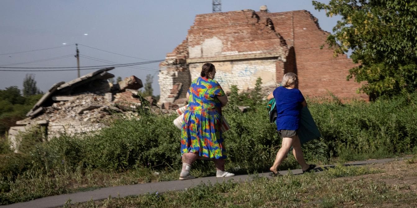 Russische Truppen dringen in ostukrainische Stadt ein, exekutieren Zivilisten