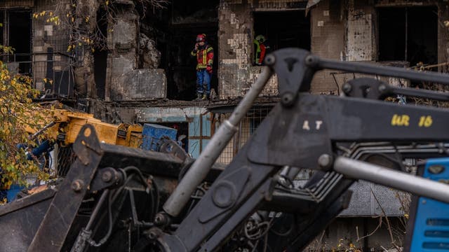 Gebäude in Kiew zerstört: Russland greift heftig an, drei Tote und 31 Verletzte