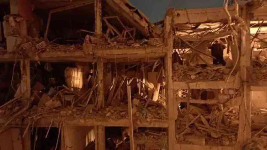 Iran trifft erneut Israel, Moment, als Rakete auf Arad fällt