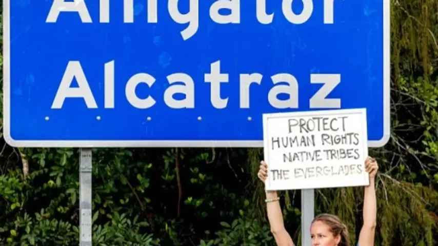 ICE hält 73.000 Menschen in US‑Gefängnissen – Rekordhoch