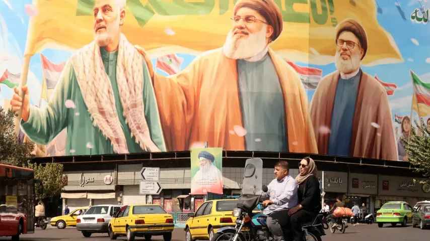 Iran erlaubt Frauen offiziell, Motorrad zu fahren.
