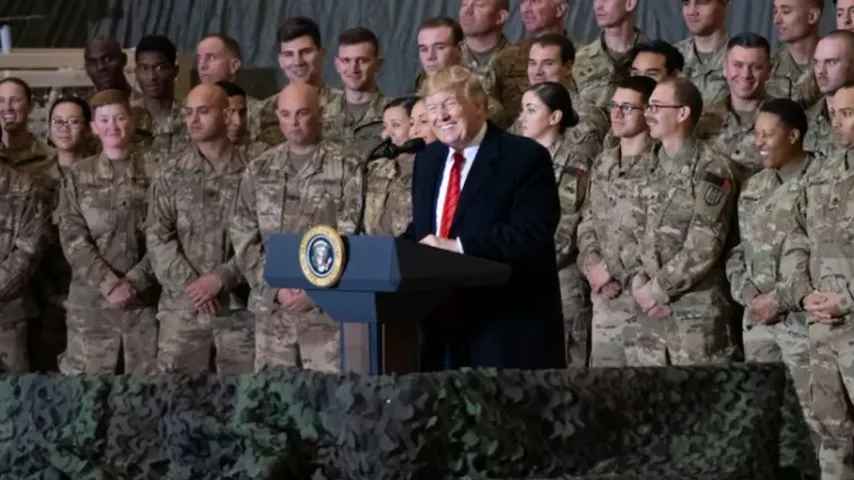 Trump diskutiert die Möglichkeit, US-Truppen in den Iran zu schicken