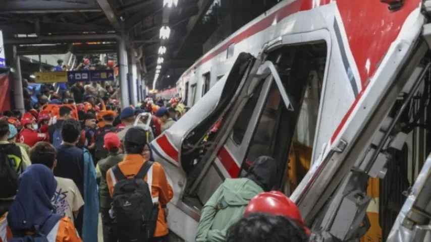 Tragödie in Indonesien: Zwei Züge kollidieren – 14 Tote, 81 Verletzte