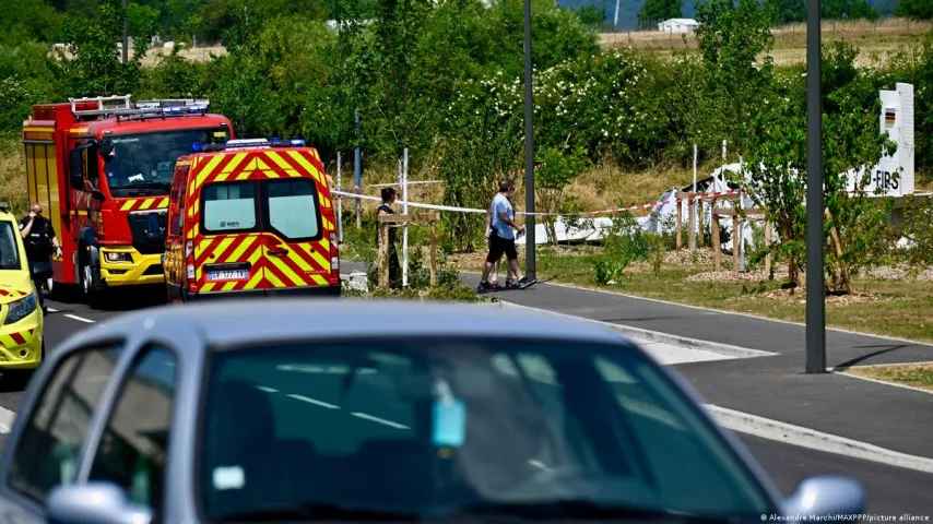 Tragödie in Frankreich: Passagierflugzeug abgestürzt, 11 Tote