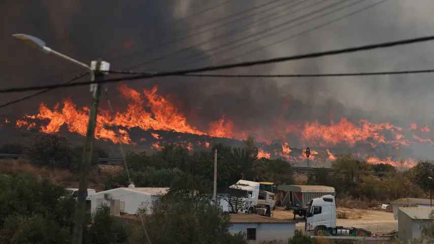 Waldbrände in Spanien: 12 Menschen verbrennen in den Höllenflammen