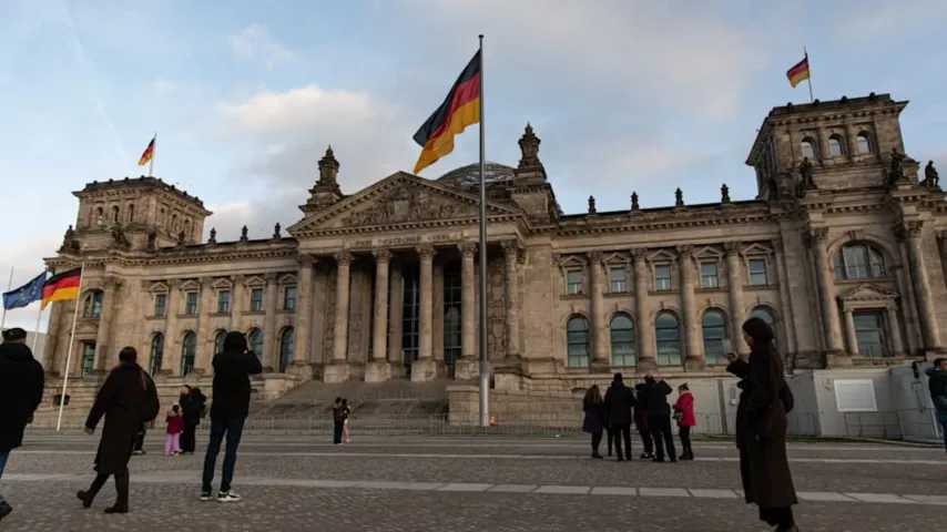 Cyberangriff auf Bundestag? Geräte und Dienste des Parlaments fielen während Zelenskys Besuch aus