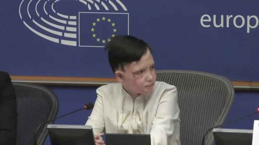 Die bewegende Geschichte des 11-jährigen Ukrainers, der Europaabgeordnete zu Tränen rührte
