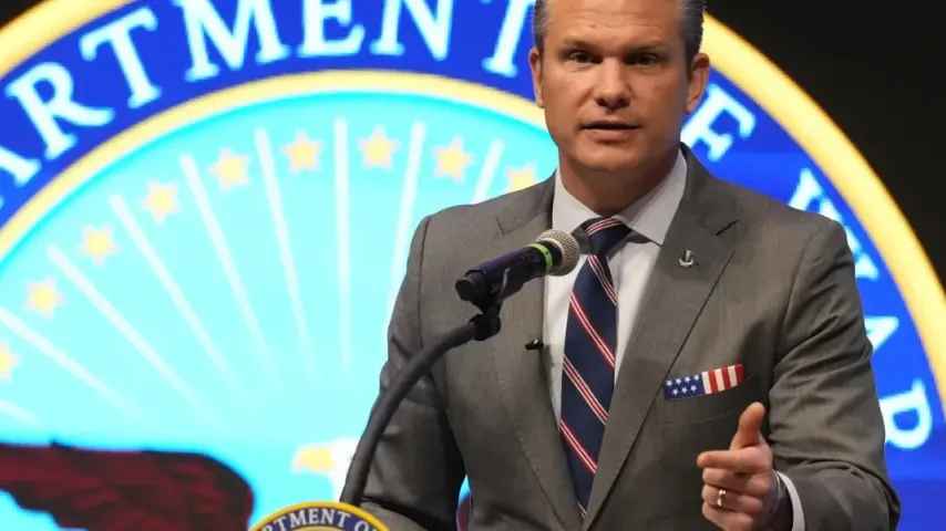Hegseth verteidigt tödliche Angriffe auf mutmaßliche Kartellschiffe in der Karibik