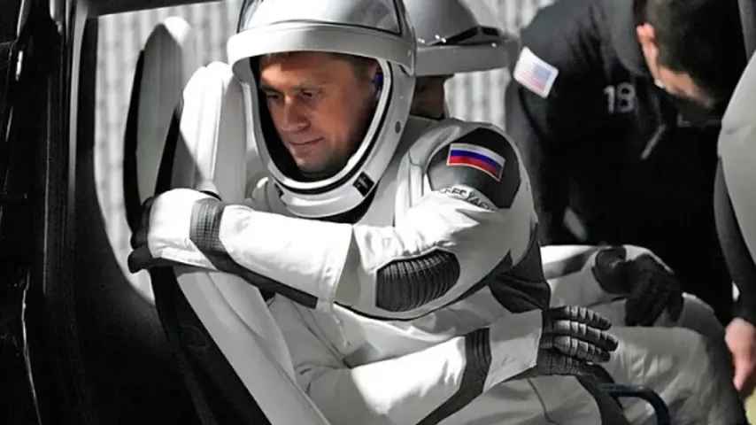 Russischer Kosmonaut wegen Spionage ausgeschlossen — beim Fotografieren sensibler SpaceX-Daten ertappt