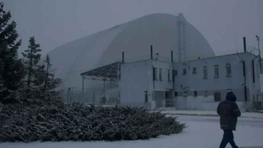 Schutzschild des Atomkraftwerks Tschernobyl außer Betrieb durch russische Drohnen