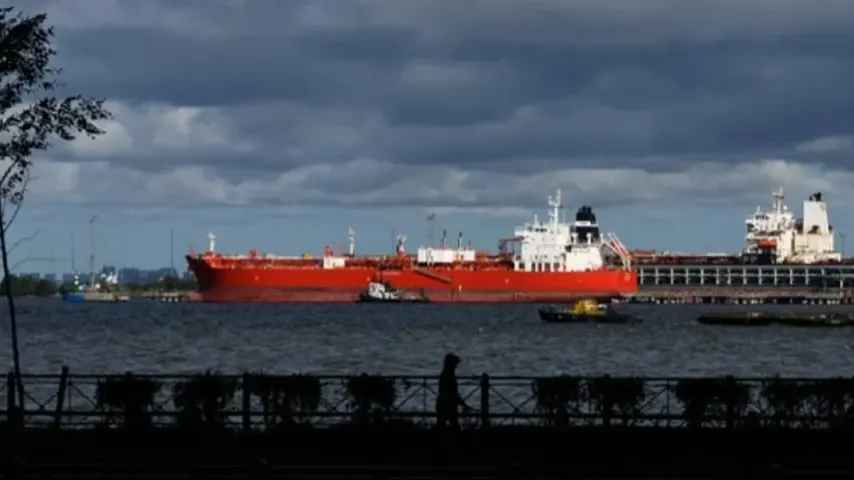 Schwedische Marine: Russen bewaffnen Tanker, die Öl aus Russland schmuggeln