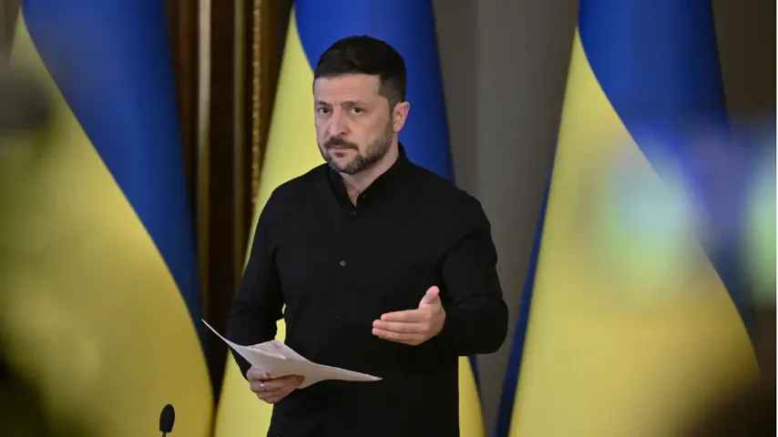 Selenskyj: Jede Entscheidung über ukrainisches Territorium trifft das Volk