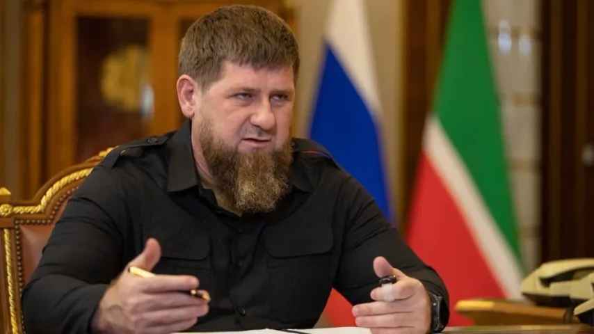 Tschetschenen bereit für Krieg in Europa, Kadyrov: Wir warten nur auf Putins Befehl!