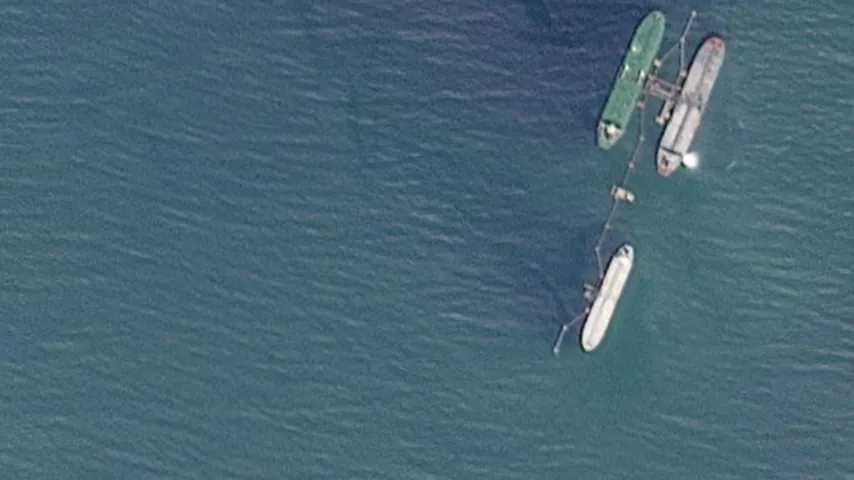 Ukraine trifft russische Ölplattformen im Kaspischen Meer mit Drohnen; zwei Raffinerien stoppen