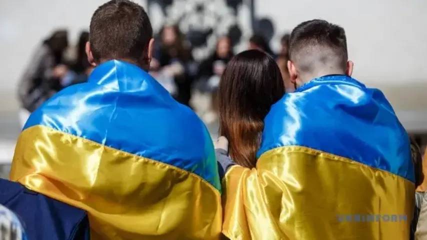 Ukrainer gegen Zugeständnisse für Frieden / „Wir geben kein Land, wir begrenzen die Armee nicht