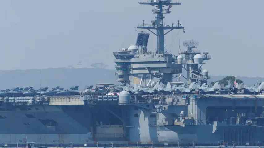 Amerikanischer Flugzeugträger erreicht den Nahen Osten