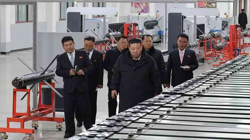 Atomwaffen bereit zum Krieg! Kim Jong Un 'hat Angst', testet Hyperschallraketen
