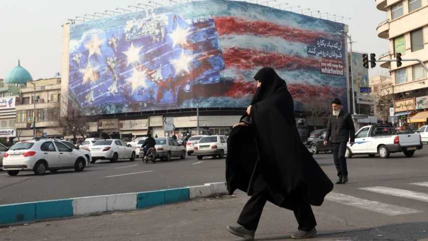 „Wenn du Wind säst, erntest du Sturm“, Iran warnt USA mit Riesenposter in Teheran