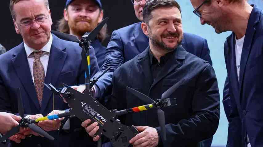Erste gemeinsam von Ukraine und Deutschland gebaute Drohne vorgestellt