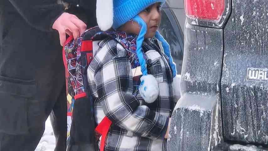 'Freigelassen' 5-Jähriger nach ICE-Festnahme / Gericht vs. Trump: Verletzt Unabhängigkeitserklärung