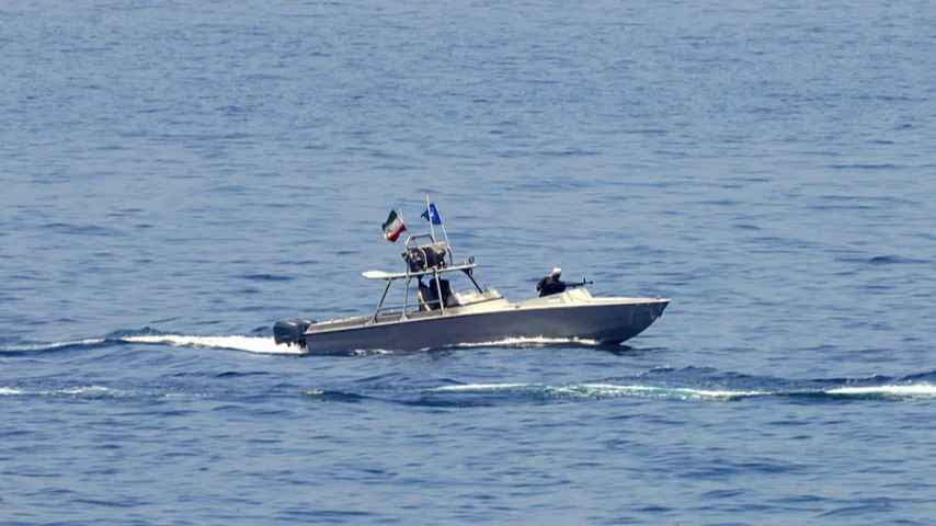 Iran 'zeigt den USA die Zähne' / Militärübung in der Straße von Hormus