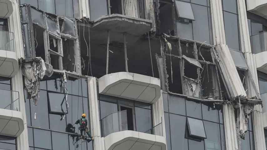 Drohne in Dubais Finanzviertel / Ausländische Banken schließen nach iranischer Drohung