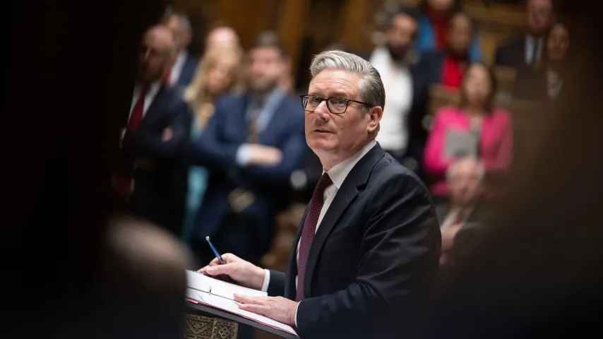 Großbritannien besorgt über den Krieg: Starmer beruft dringendes Treffen zu Wirtschaftsfolgen