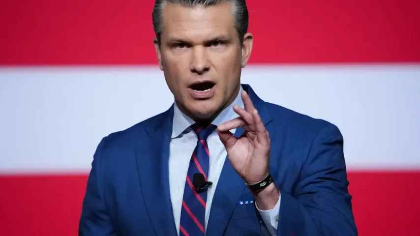 Hegseth bestätigt: USA versenkten iranisches Schiff, mindestens 140 vermisst