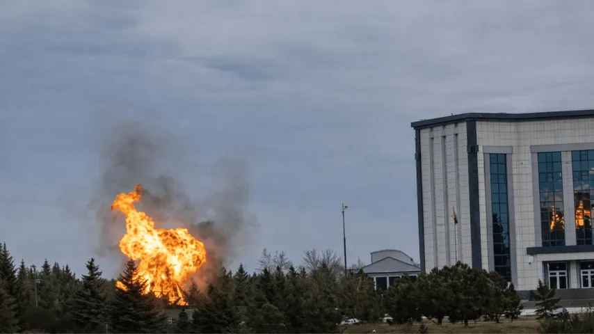 Iran attackiert die türkische Luftbasis Incirlik, wo die USA Atomwaffen lagern; NATO greift ein