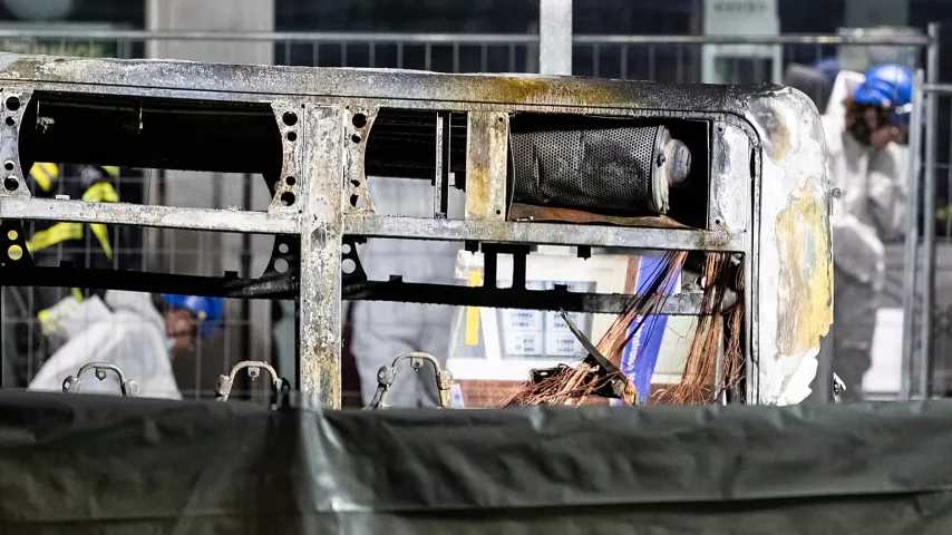 Mit Benzin übergossen, Bus in Flammen / 6 Tote in der Schweiz, Polizei: vorsätzliche Tat