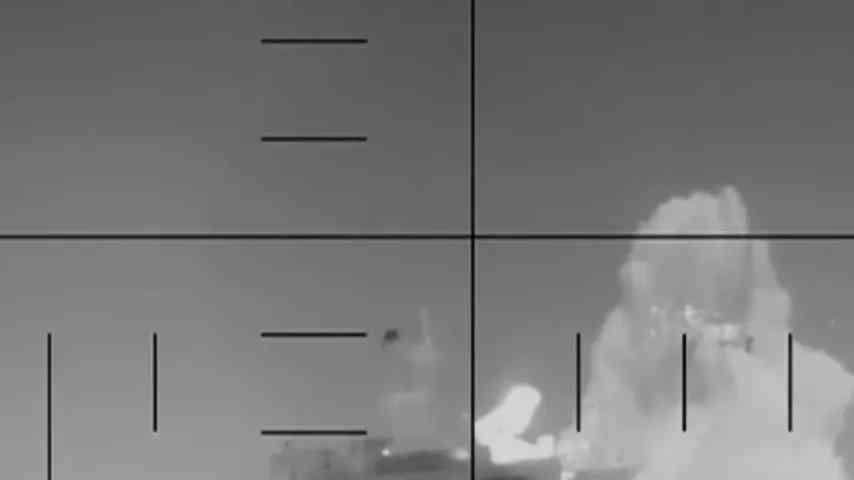 Pentagon veröffentlicht Aufnahmen – Moment, als US-U-Boot iranisches Kriegsschiff sprengt