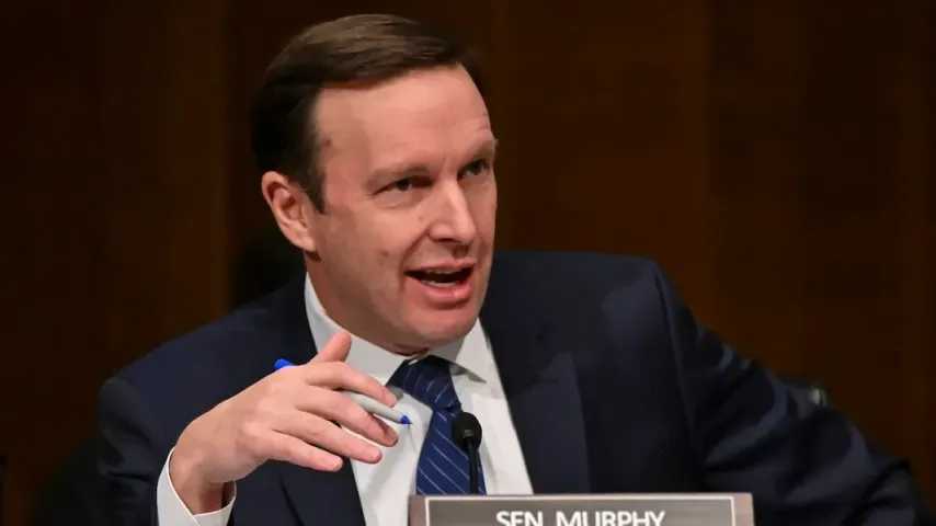 US-Senator enthüllte Details zum Krieg mit Iran: Sie haben keinen Plan, wissen nicht mal die Ziele