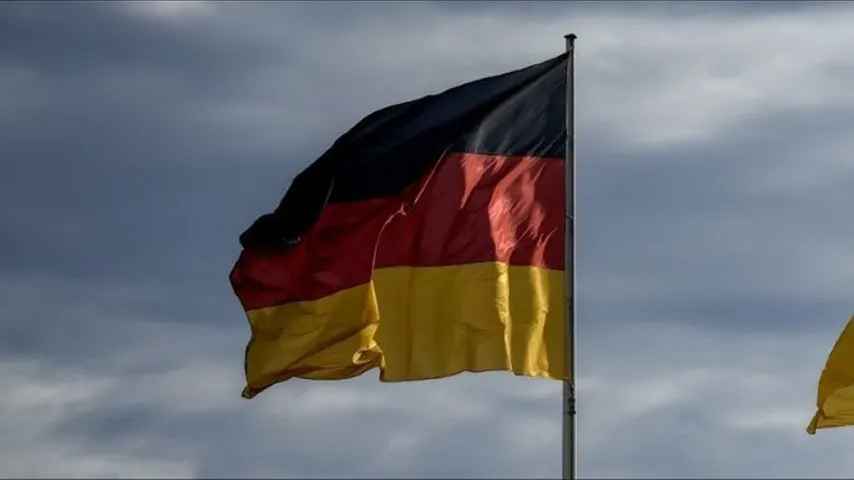 Deutschland bereitet sich auf Krieg vor – ausreisende Männer brauchen Erlaubnis