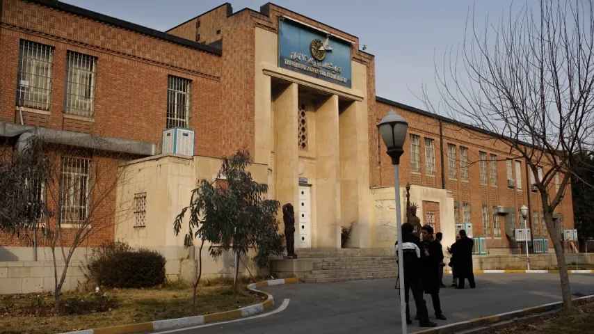 Spannungen im Nahen Osten: Ehemaliges Gebäude der US-Botschaft in Teheran getroffen