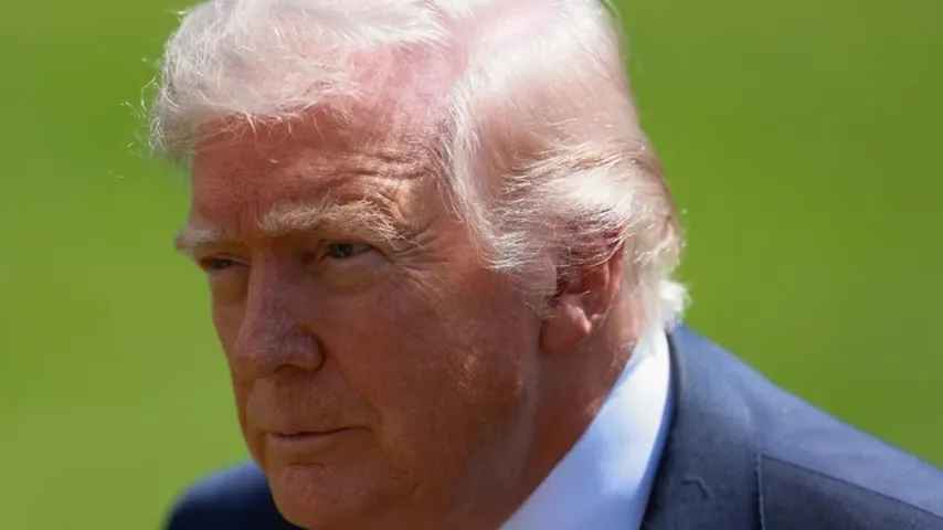 Trump bestreitet, dass Israel ihn in den Krieg mit dem Iran gedrängt habe.