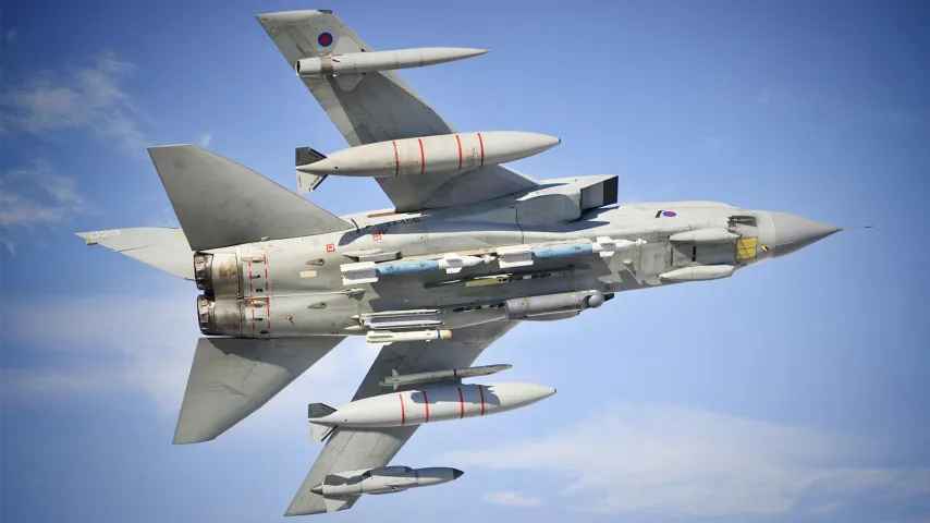 Russland 'attackiert' Verteidigungsminister / blockiert GPS-Signal britischen Flugzeugs