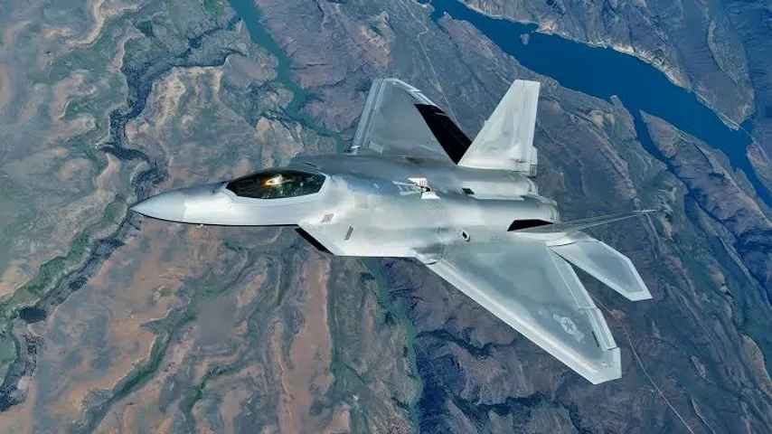 „500 amerikanische Flugzeuge starteten aus Italien, um Iran anzugreifen“, erschüttert NATO-Chef