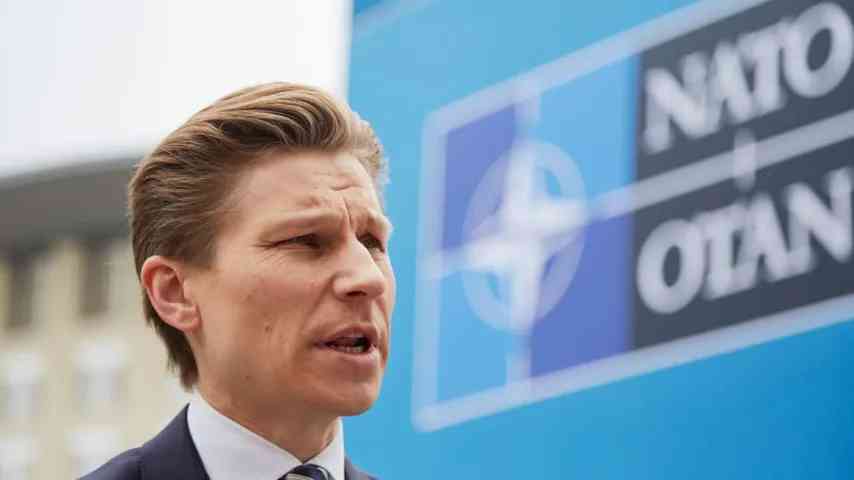 Atomalarm, Bombe an Russlands Grenze / NATO-Land hebt historische Waffenbeschränkung auf