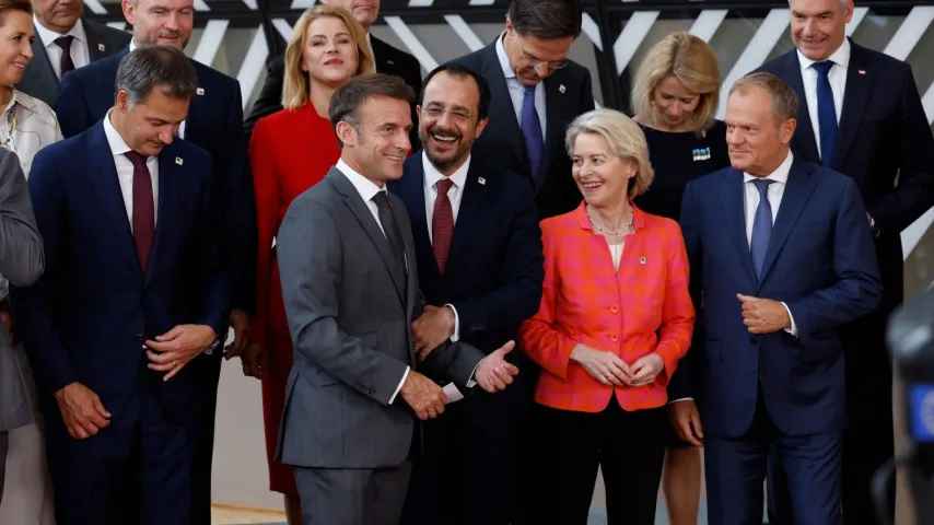 Deutschland fordert EU-Russland-Dialog / ‚Ein offenes Fenster‘, zusammen mit London und Paris