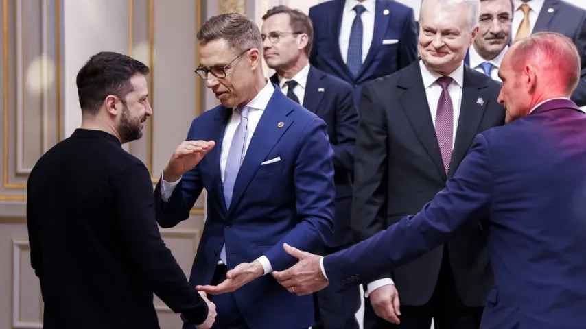 Kiew „schickt Grüße“ nach Moskau: Ukrainische Drohnen treffen St. Petersburg im „russischen Davos“!