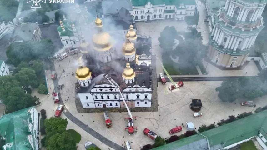 Russland: Höllenfeuer in der Ukraine…Ikonisches Kiewer Kloster getroffen, neun Tote