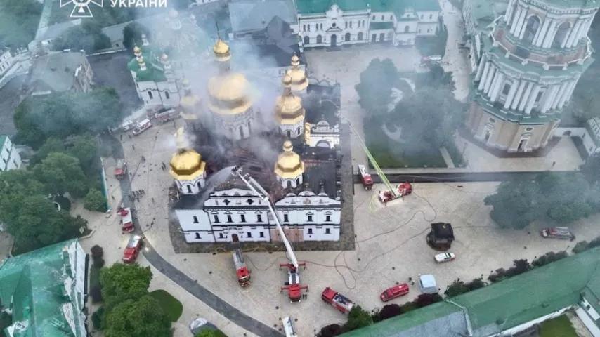 Russland: Höllenfeuer in der Ukraine…Ikonisches Kiewer Kloster getroffen, neun Tote