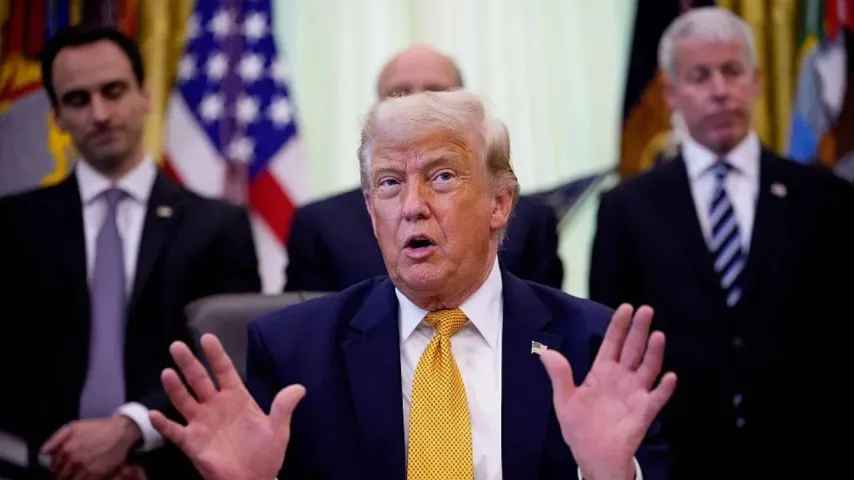 Trump droht Europa mit 100%-Zöllen: Rache an jedem Land, das US-Techgiganten besteuert