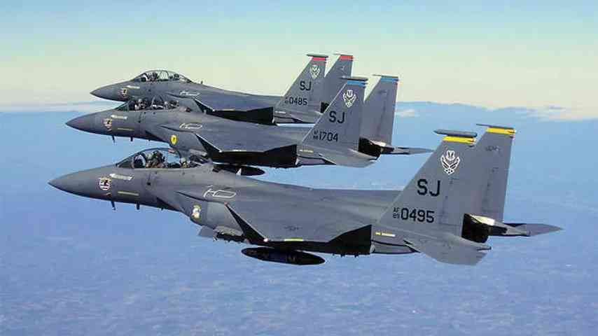 USA 'kappen NATO die Flügel' / Ohne Schlagkraft gegen Russland zieht Flugzeuge und Schiffe ab