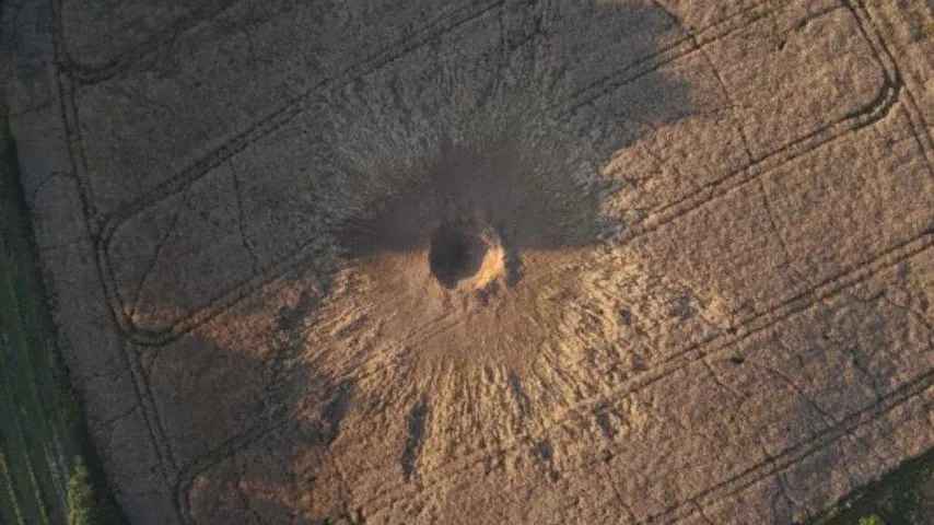 10 Meter breiter Krater, russische Rakete trifft Polen – NATO alarmiert, hebt Kampfjets