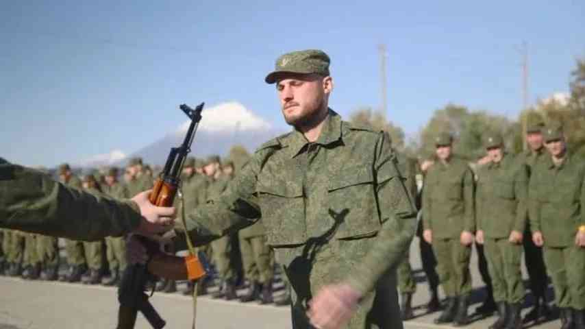 „Russland verliert monatlich rund 30.000 Soldaten“, Selenskyj: Putin weigert Kriegsende
