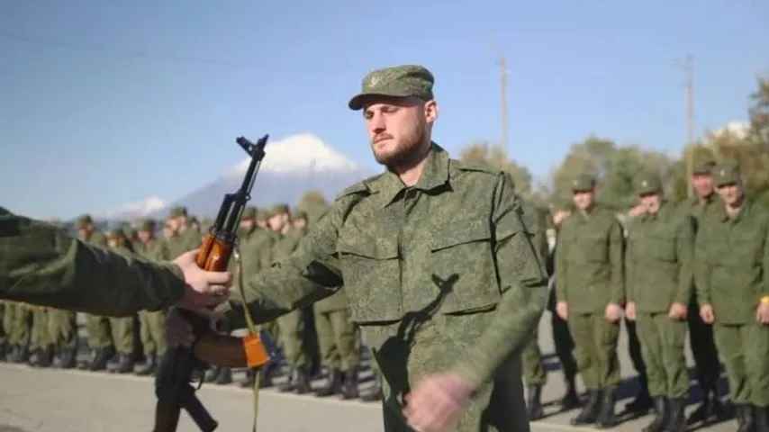 „Russland verliert monatlich rund 30.000 Soldaten“, Selenskyj: Putin weigert Kriegsende
