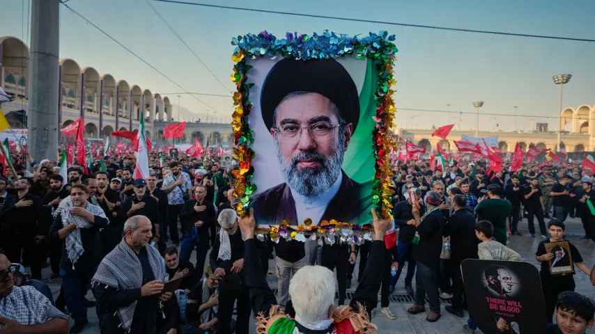 Serbien gegen USA-EU, nimmt an Khameneis Begräbnis teil