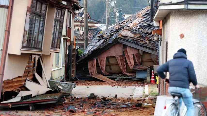 Tragödie in Japan: Starkes Erdbeben, 18 Tote; Suche unter Trümmern läuft weiter